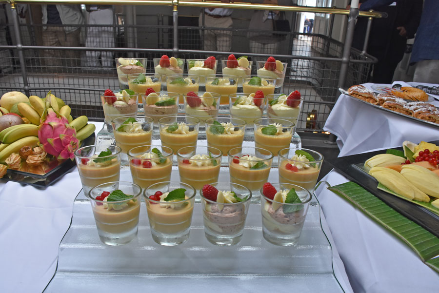 Dessertfantasie vom Catering der Zürichsee Gastro auf dem  MS Etzel